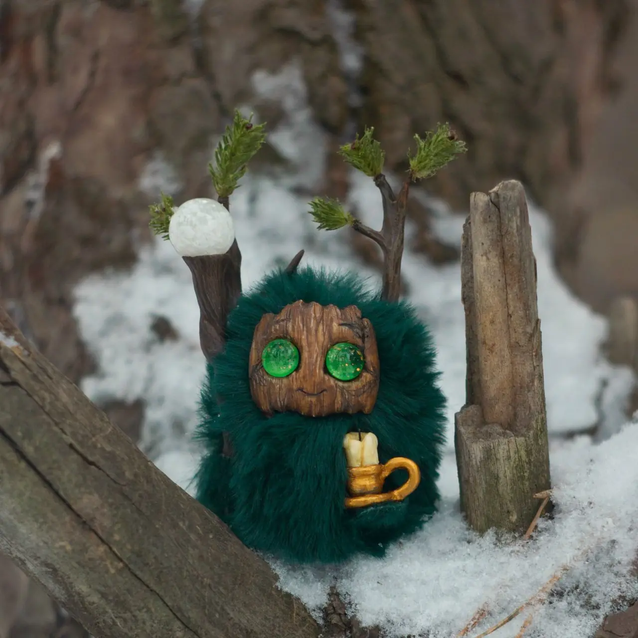 Snowy Forest fluffy — full front portrait with snowball staff, green sparkling eyes and golden mug