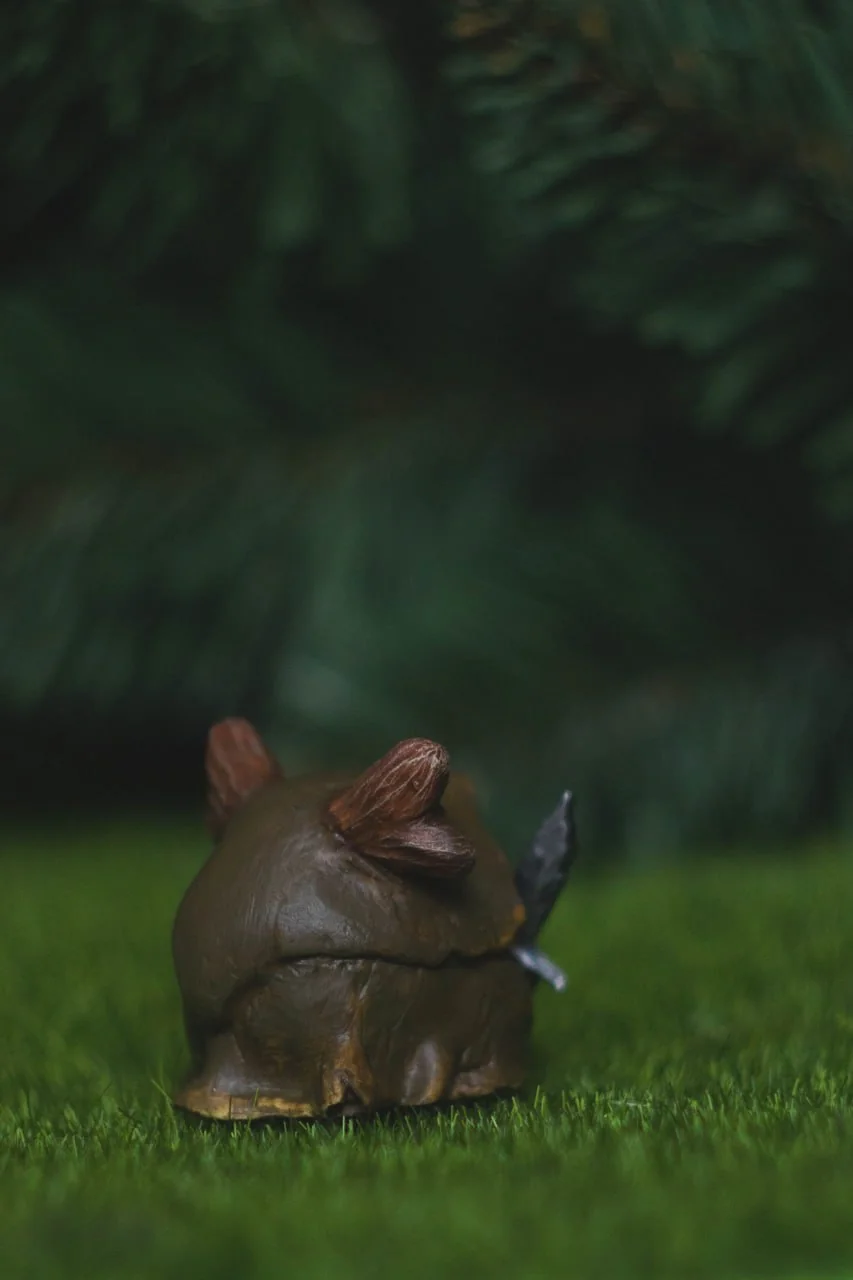 Forest Sprite Aragorn — back view with Andúril sword visible