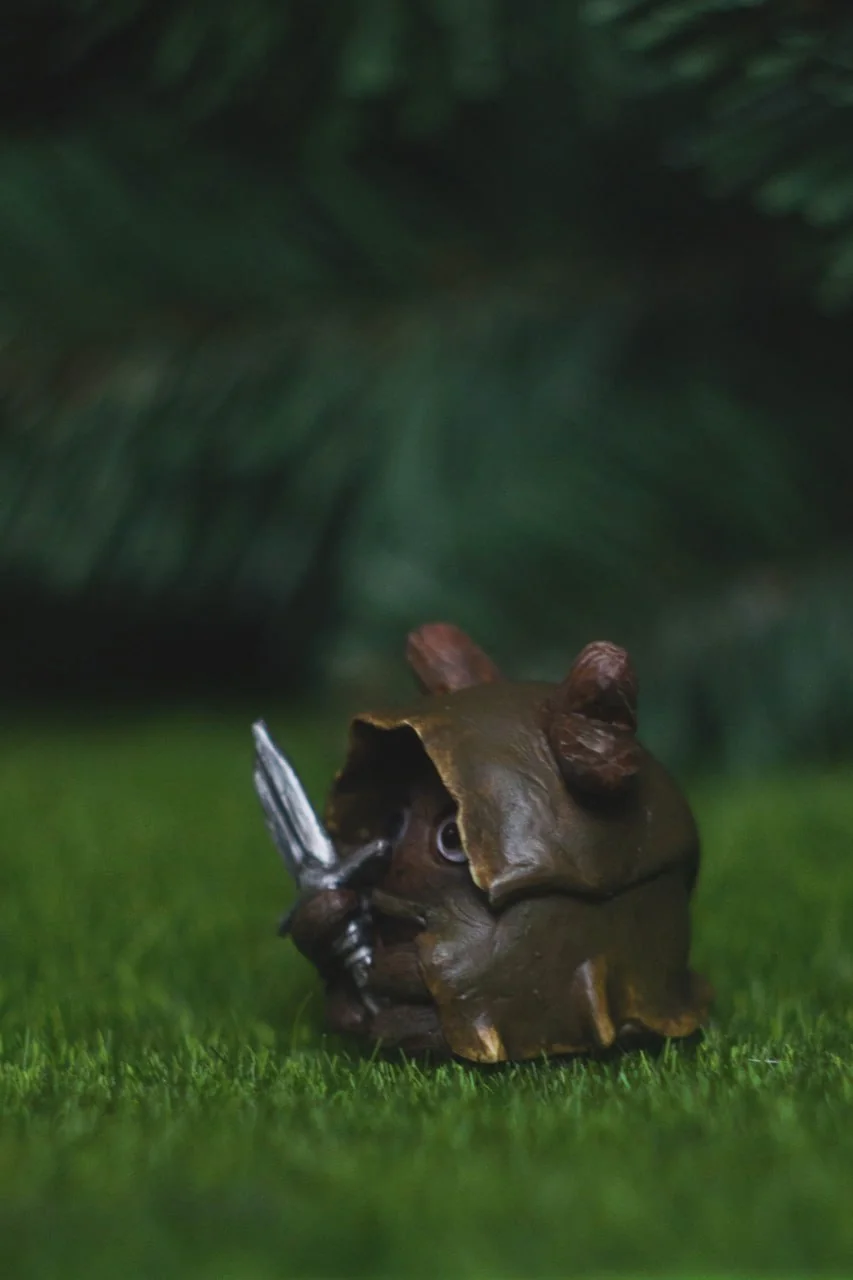 Forest Sprite Aragorn — side view showing sword and ranger cloak details