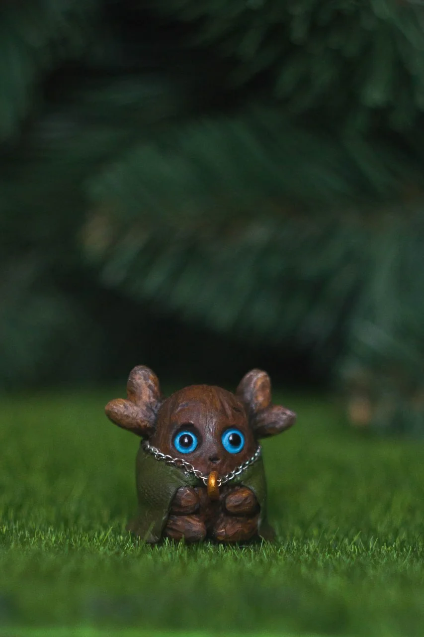 Forest Sprite Frodo — front closeup, blue eyes and chain with the One Ring