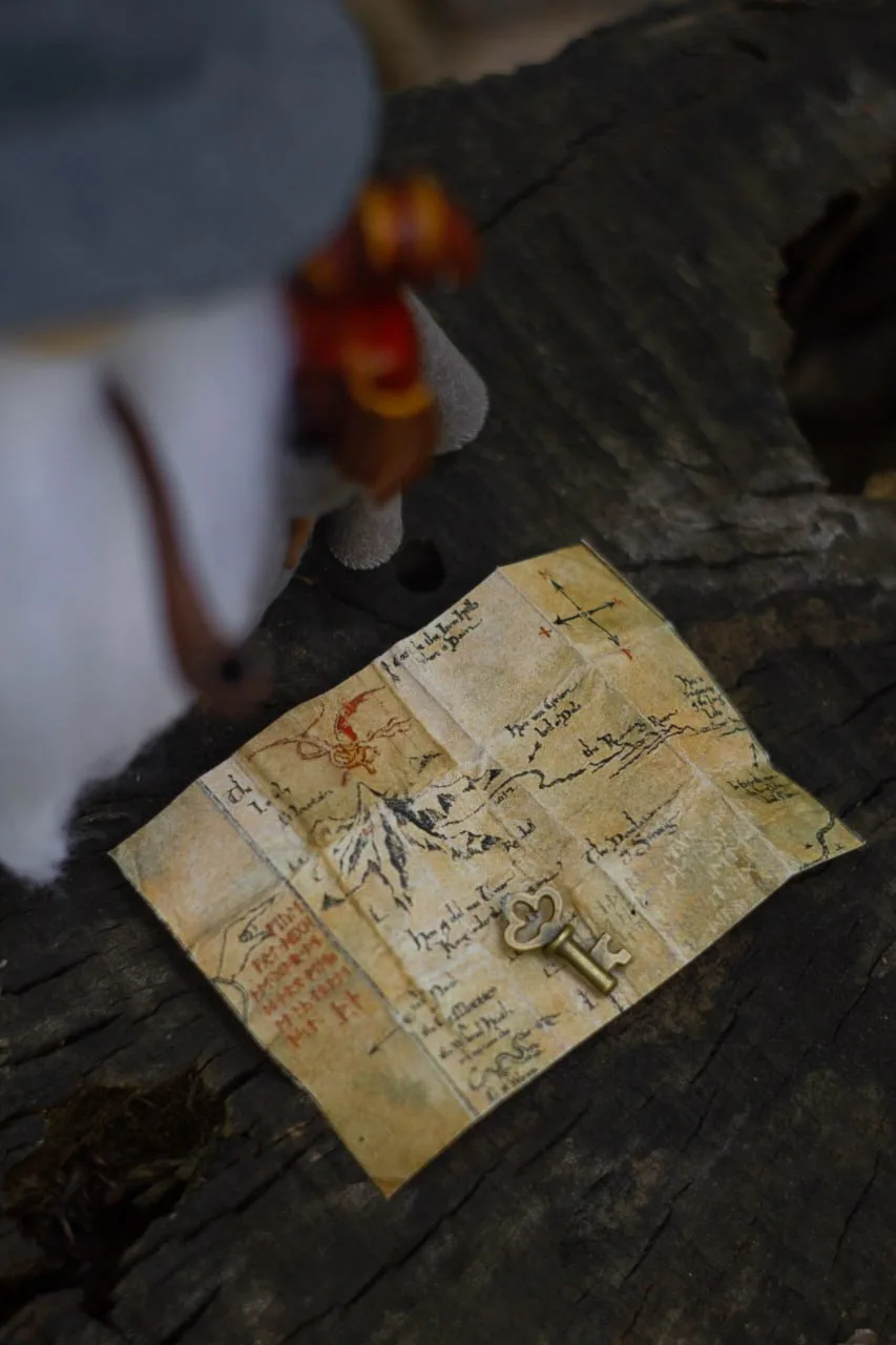Map of the Lonely Mountain and golden key — Gnome Gandalf's accessories