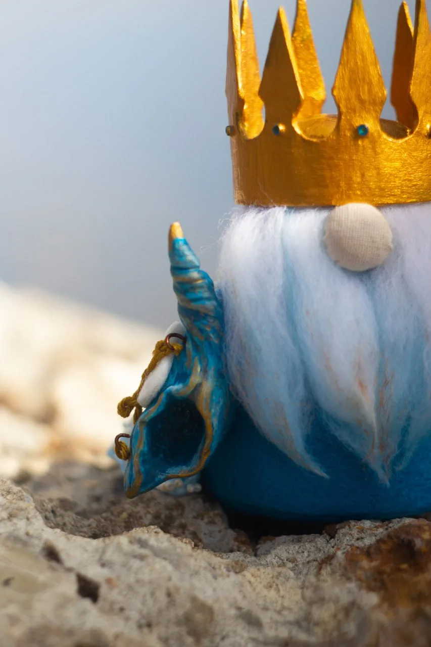 Polymer-clay seashell — sea lord gnome's detail closeup